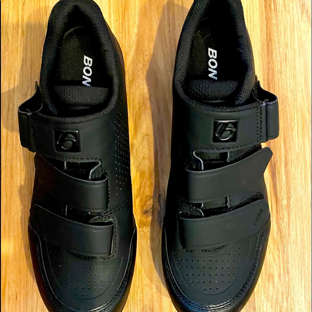 Bontrager Evoke Bicycle shoes, Size US 7, Black